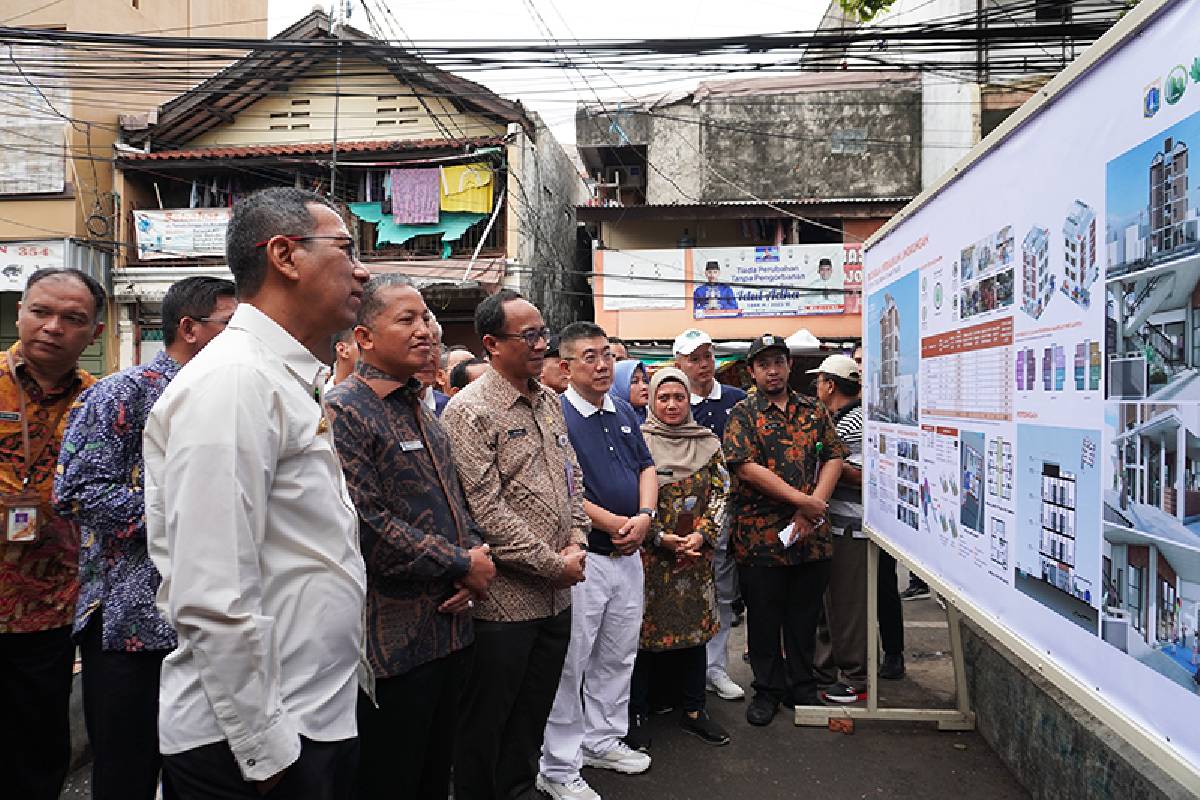 Bantu Pemerintah Benahi Pemukiman Padat Penduduk di Kelurahan Tanah Tinggi 