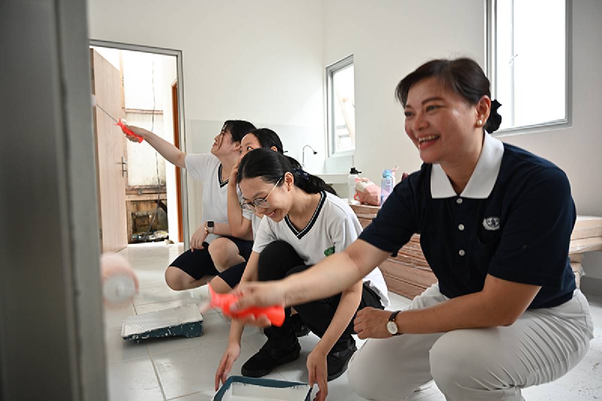Siswa-siswi Tzu Chi School Bantu Program Bedah Rumah Di Kamal Muara 