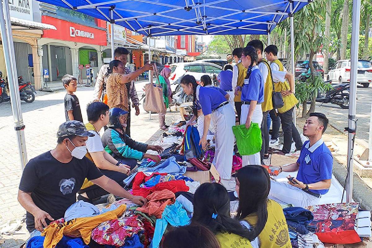 Berbelanja sambil Beramal melalui Garage Sale