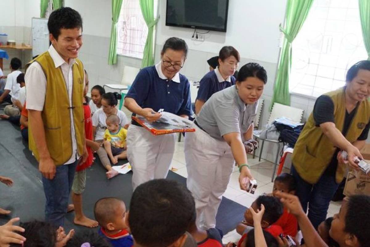 Berbagi Kasih di Panti Asuhan Kasih Mandiri Bersinar