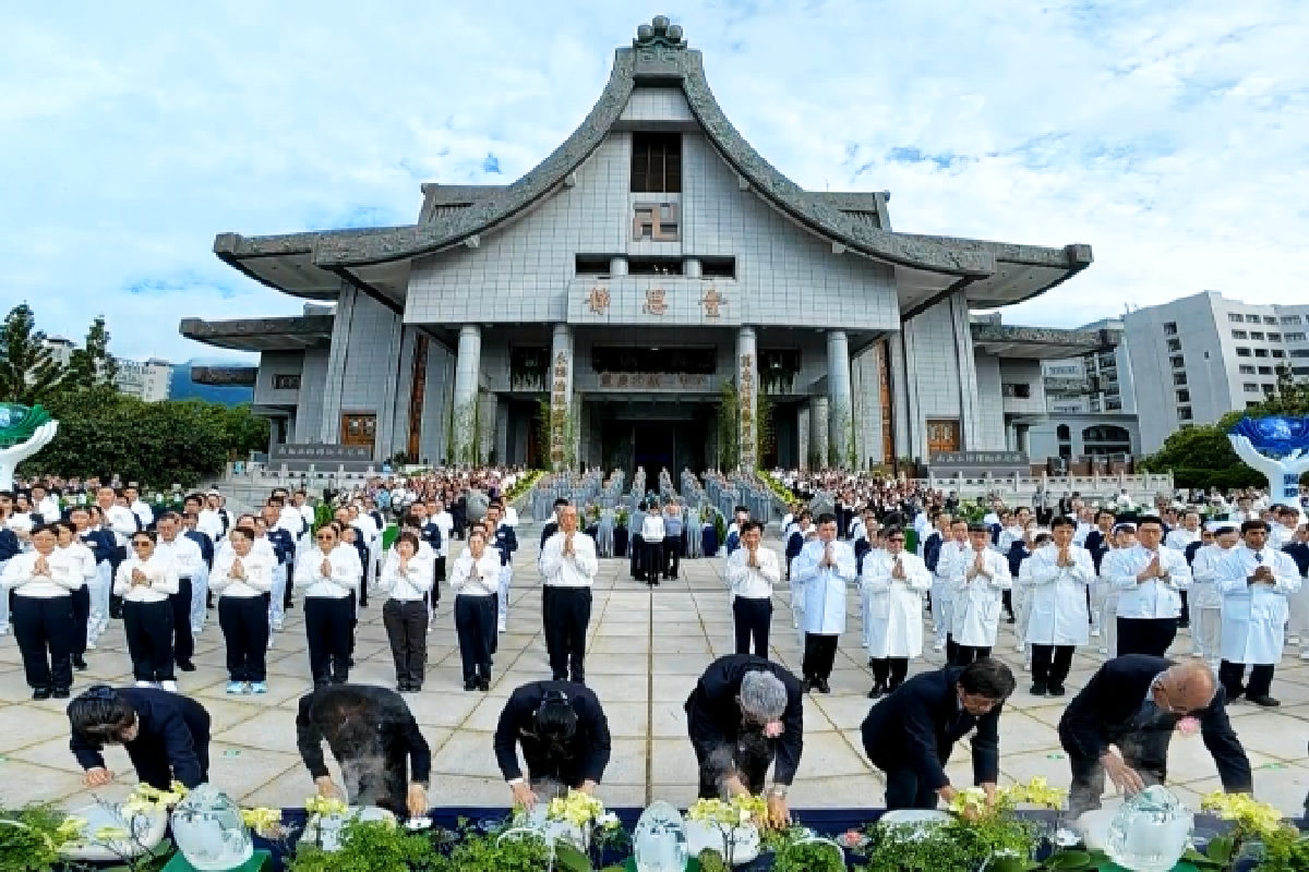 Ceramah Master Cheng Yen: Memperingati Hari Lahir Buddha dengan Agung dan Khidmat   