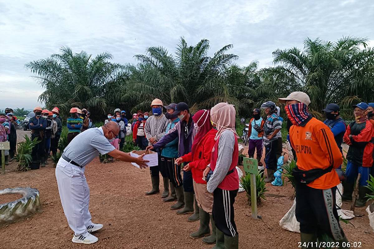 Menggalang hati untuk Cianjur