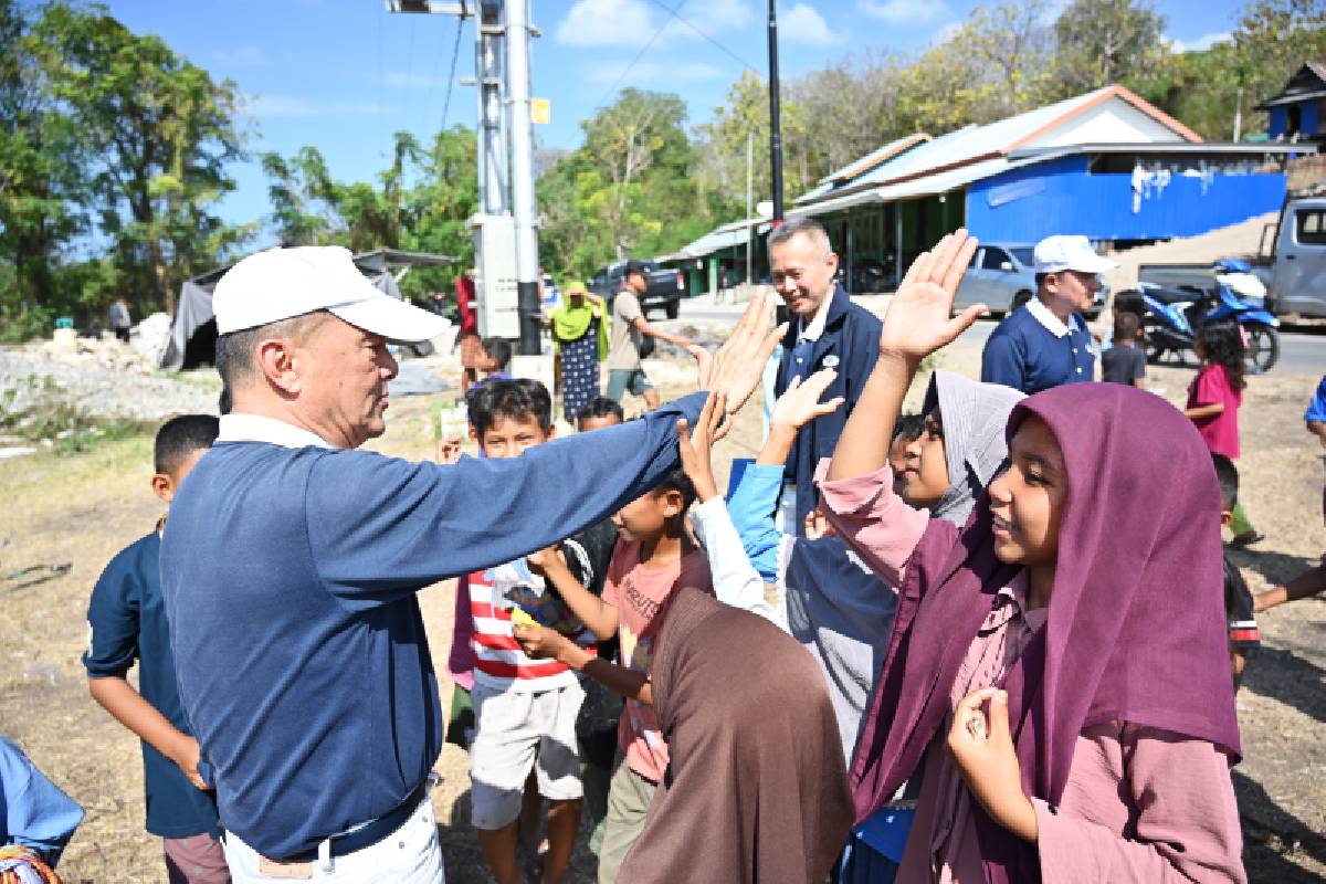 Relawan Tzu Chi Indonesia Hadir di NTT, Membawa Kepedulian di Tengah Duka Gempa