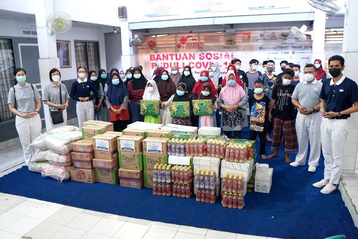 Paket Lebaran untuk Panti Asuhan Adinda
