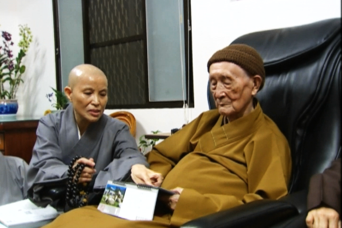 Ceramah Master Cheng Yen: Mendengar dan Mempraktikkan Dharma serta Meneruskan Jalinan Jodoh Baik