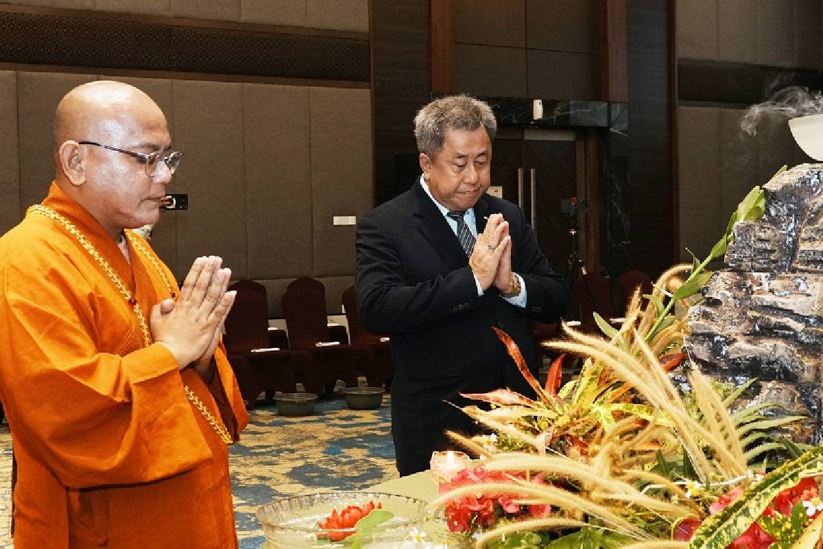 Perenungan Tekad Batin di Perayaan Waisak Tzu Chi Biak