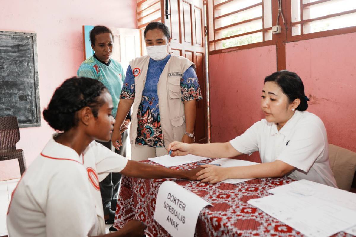 Rayakan Ulang Tahun IDI, Tzu Chi Biak dan IDI Gelar Baksos Kesehatan 