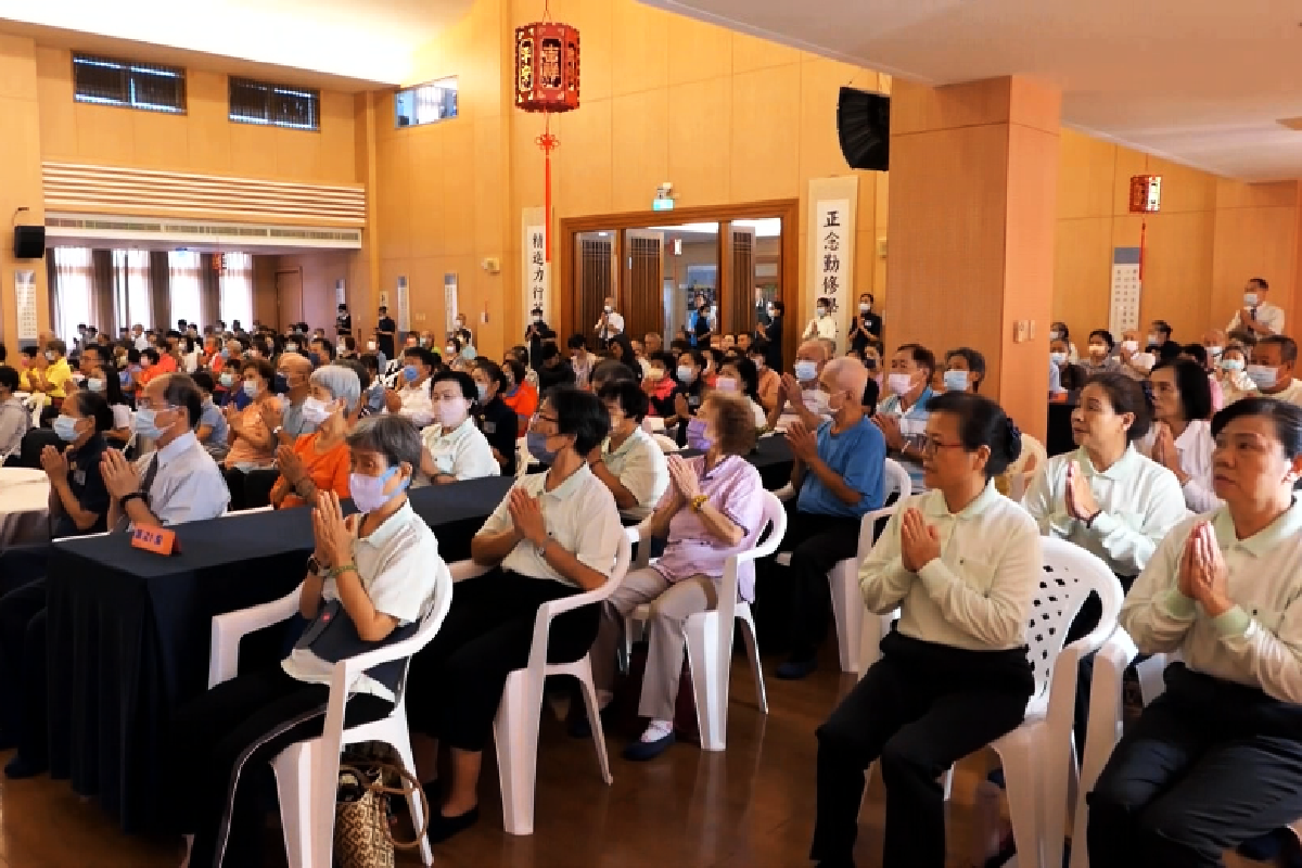 Ceramah Master Cheng Yen: Berpegang pada Sila dan Menciptakan Berkah