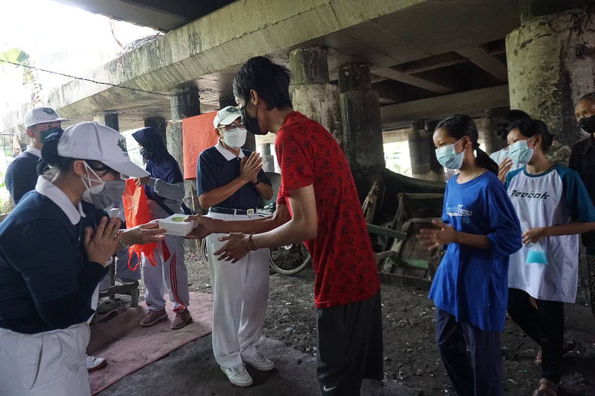 Mengantarkan Kebahagiaan Melalui Nasi Kotak Makan Siang 
