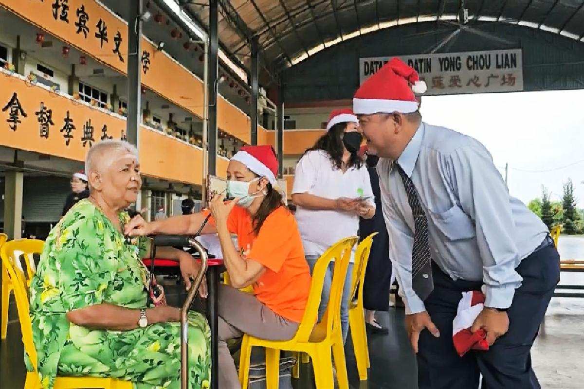 Ceramah Master Cheng Yen: Menenangkan Hati dan Menciptakan Tanah Suci   