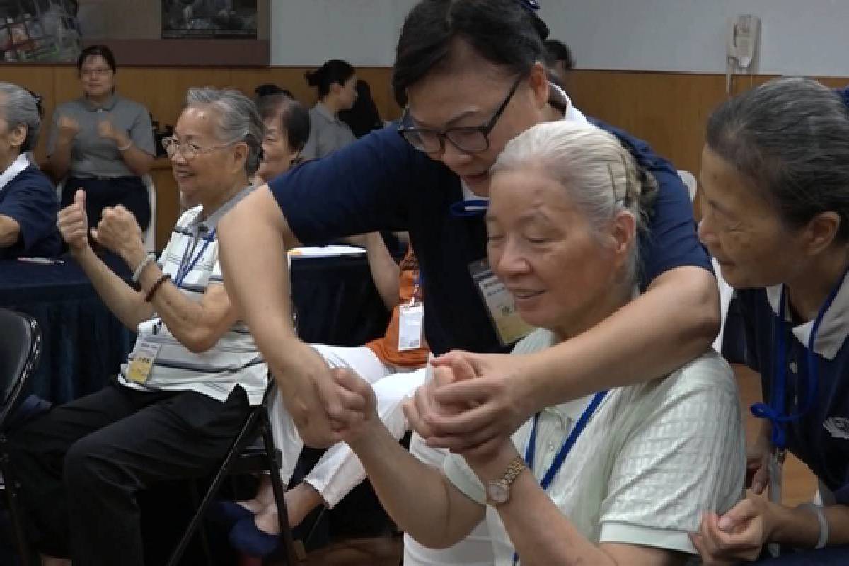 Ceramah Master Cheng Yen: Berjalan di Arah yang Benar untuk Melenyapkan Kegelapan Batin