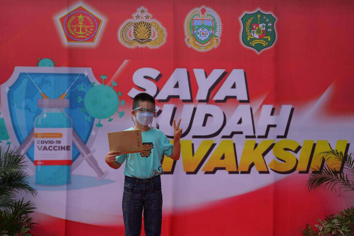 Serbuan Vaksinasi Massal TNI â€“ Polri dan Tzu Chi Medan