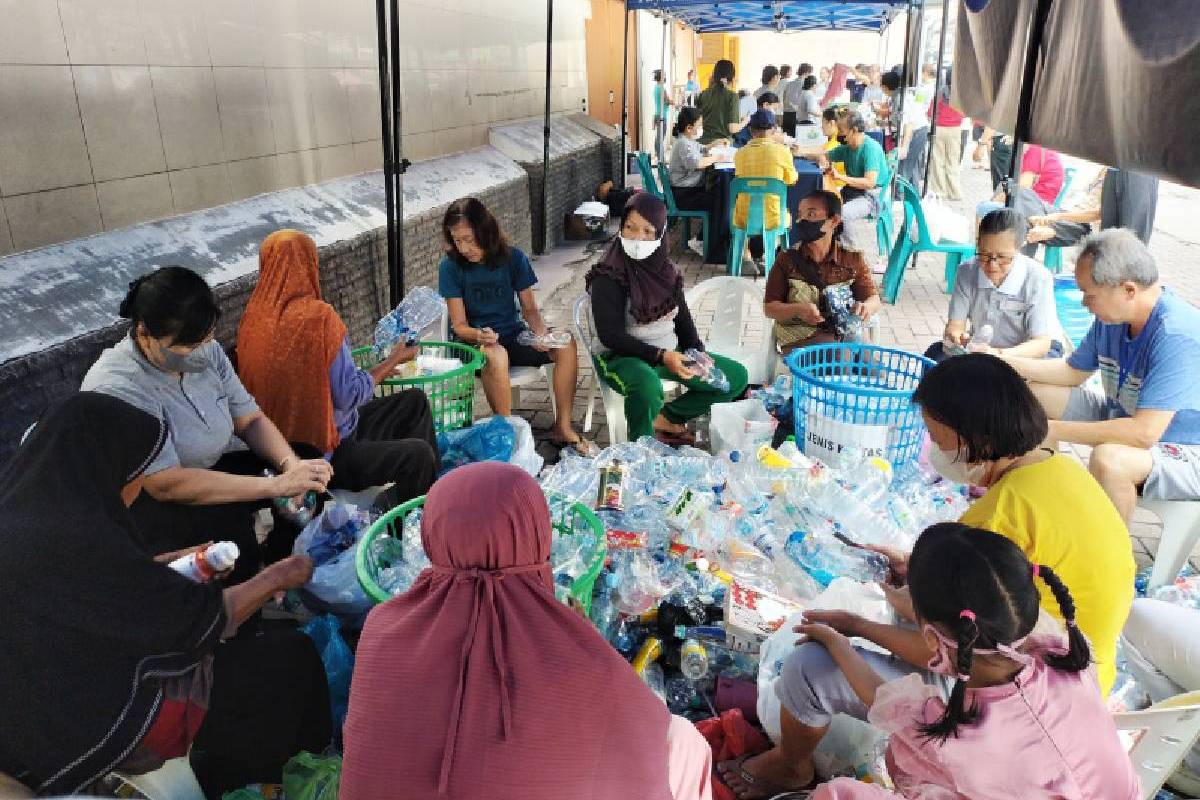 Menumbuhkan Kesadaran Mencintai Bumi dan Melestarikan Lingkungan