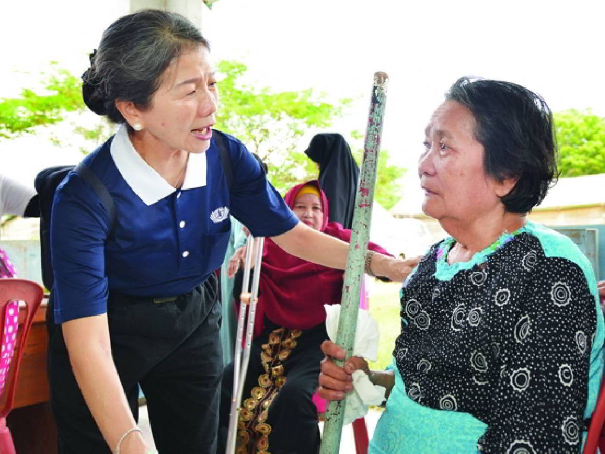 Lenny Darmawang: Relawan Tzu Chi Makassar