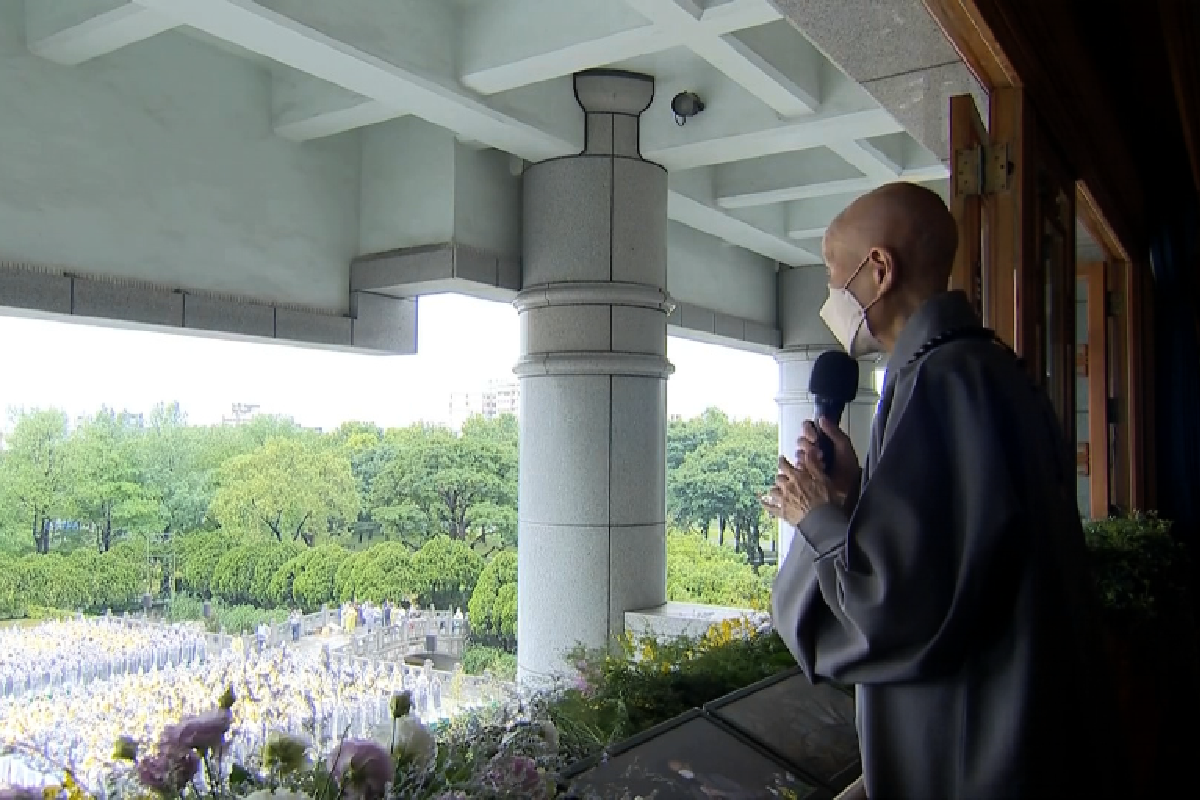 Peringatan Hari Waisak yang Penuh Kebijaksanaan dan Keagungan