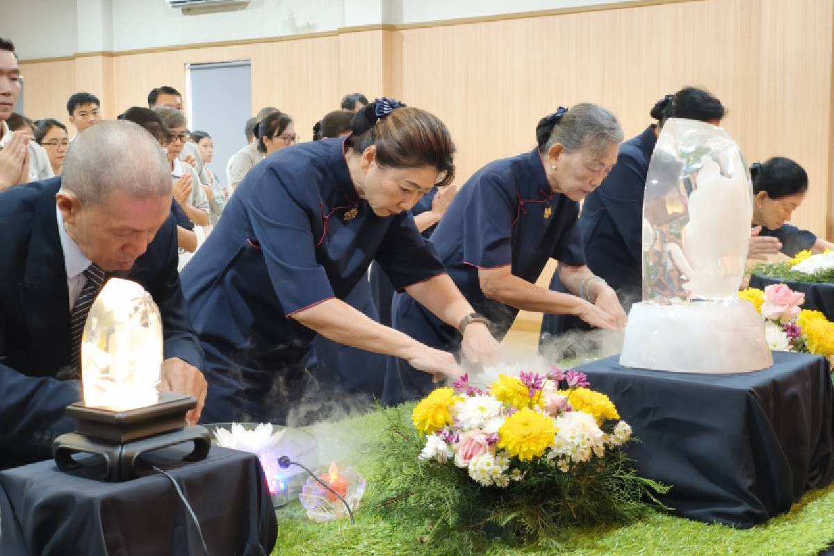 Merangkai Cinta dalam Kebersamaan Waisak, Hari Tzu Chi International, dan Hari Ibu Sedunia