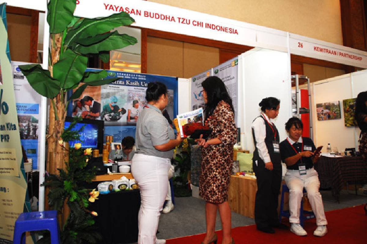 Barisan Tzu Chi Indonesia Dalam Indonesia Philantropy Festival 2016