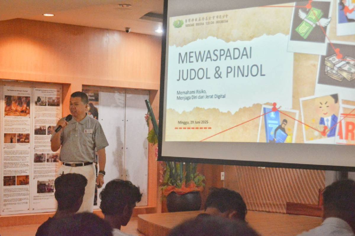 Bekal Bijak Menyongsong Masa Depan: Pembinaan Penerima Beasiswa Tzu Chi Medan