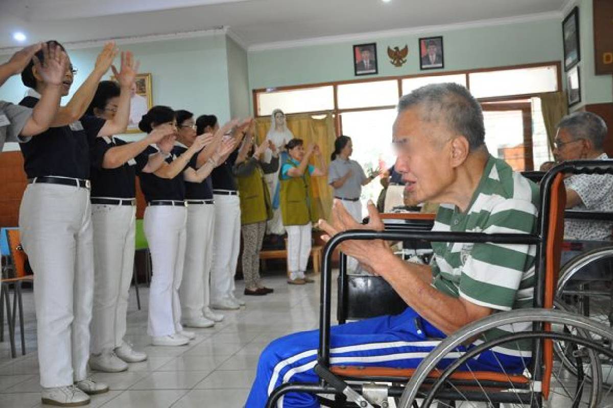 Cinta Kasih untuk Oma dan Opa