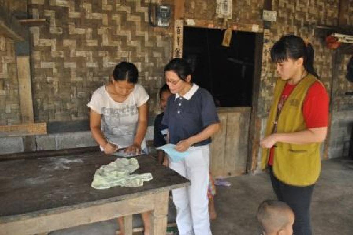 Bagi Beras di Kampung Simpak