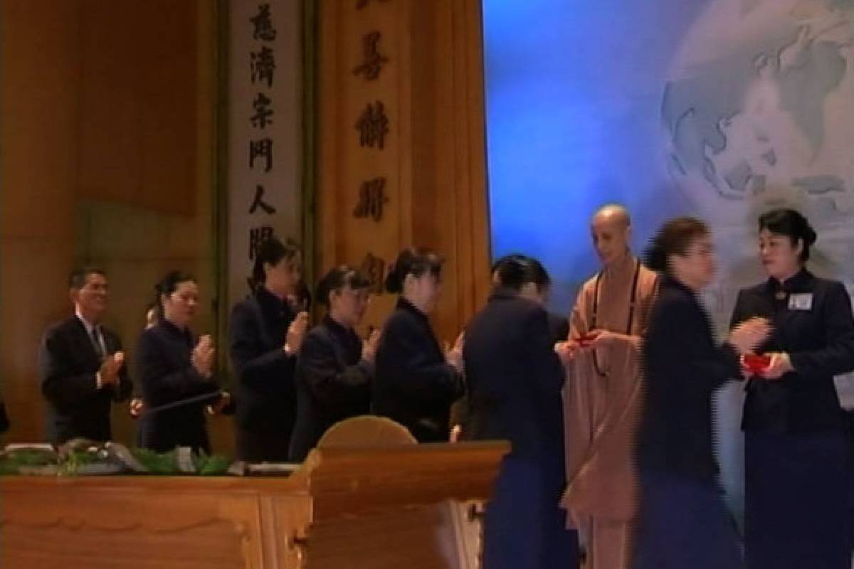 Ceramah Master Cheng Yen: Mendengar dan Mempraktikkan Dharma Untuk Membina Berkah dan Kebijaksanaan