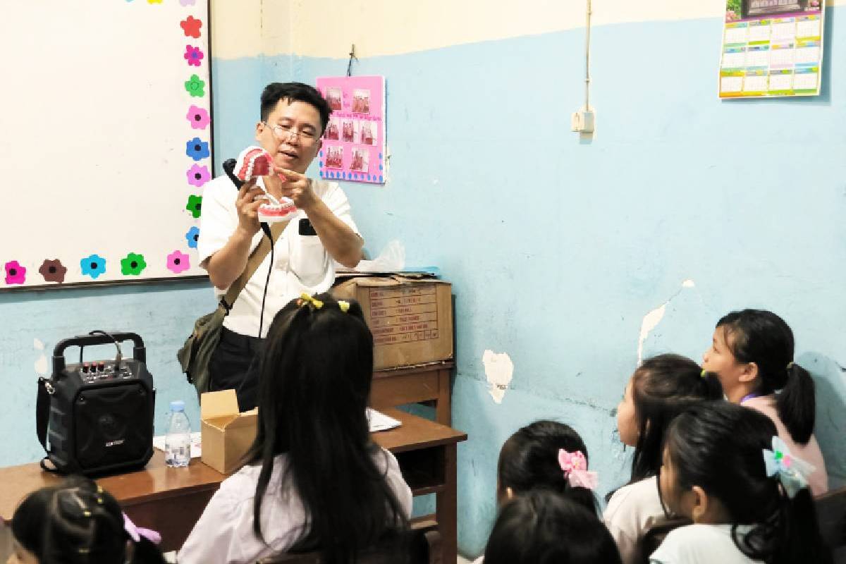 Menyemai Senyum Tanpa Cemas di Sekolah Genesaret