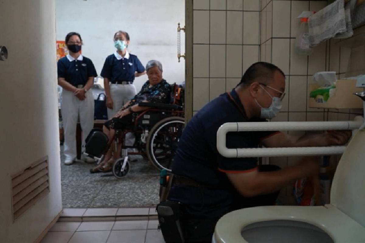 Ceramah Master Cheng Yen: Berpegang Teguh pada Tekad Awal dan Meneruskan Jiwa Kebijaksanaan