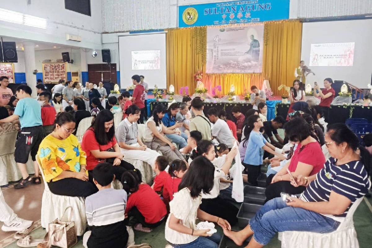 Cinta Kasih Seorang Ibu Dikenang dalam Perayaan Tiga Momen Besar Tzu Chi di Pematang Siantar