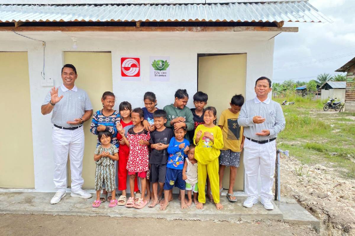 Dukungan Kamar Mandi Umum untuk Suku Sakai