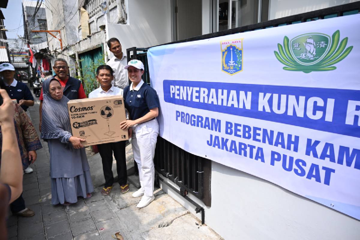 Penyerahan Kunci Bantuan Rumah Layak Huni, Sri Yatno: “Terima kasih Tzu Chi dan relawan Tzu Chi