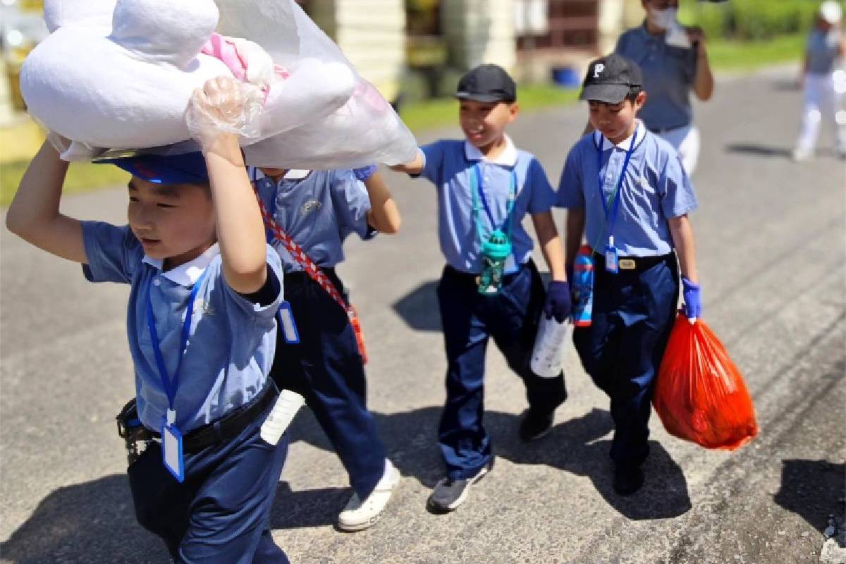 Sepasang Tangan Kecil yang Menyelamatkan Bumi