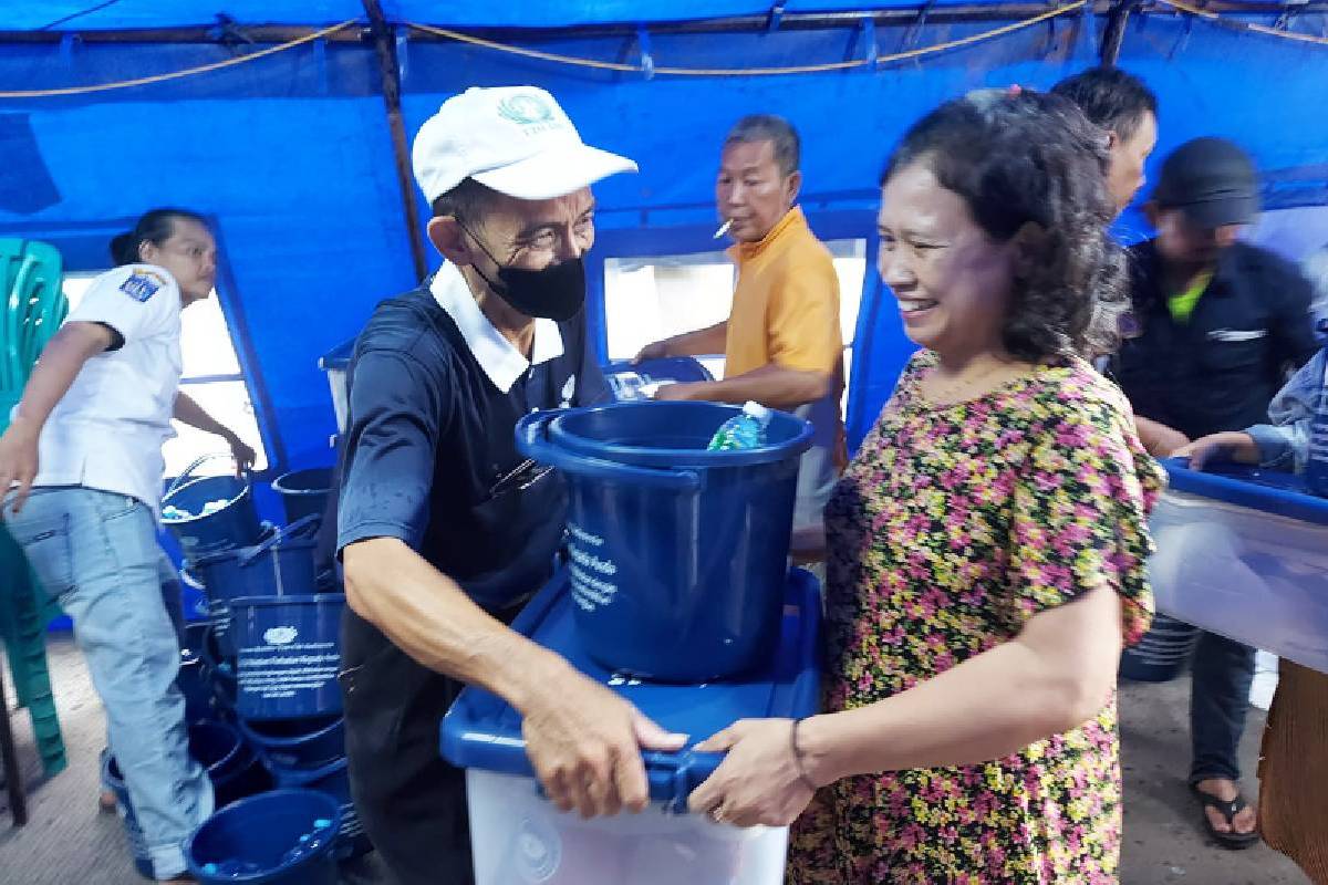 Tzu Chi Berikan Bantuan Korban Kebakaran di Kalianyar Tambora Jakarta Barat