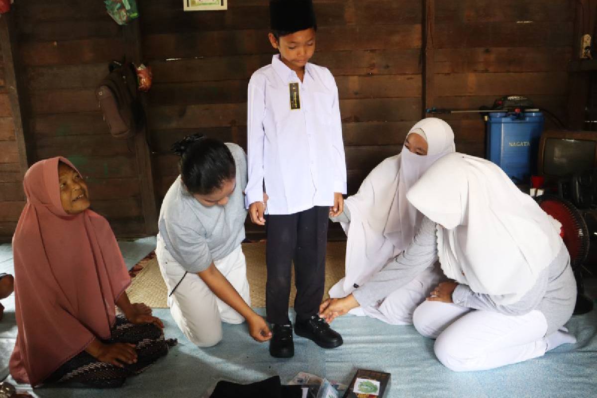 Perlengkapan Sekolah untuk Nasir