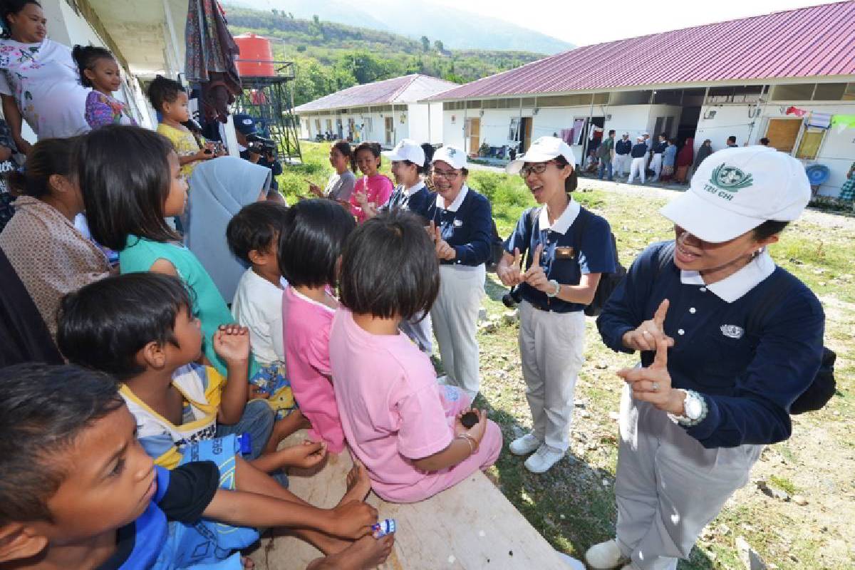 Lebih Dekat dengan Para Pengungsi di Palu dan Sigi