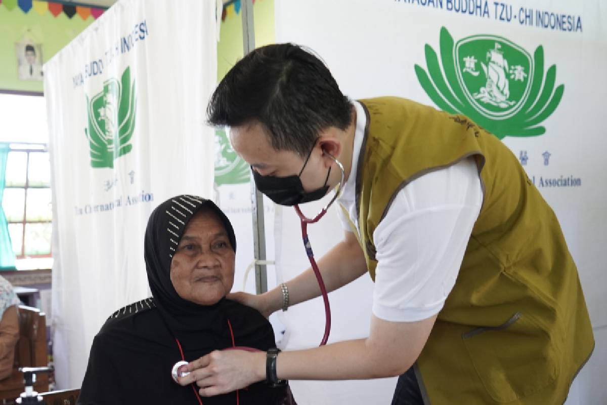 Baksos Degeneratif Tzu Chi: Melayani dengan Hati di Pulau Terpencil