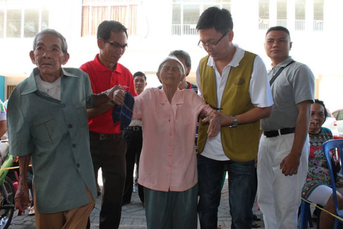 Relawan Buddha Tzu Chi Layani Ratusan Warga Kurang Mampu di Manado