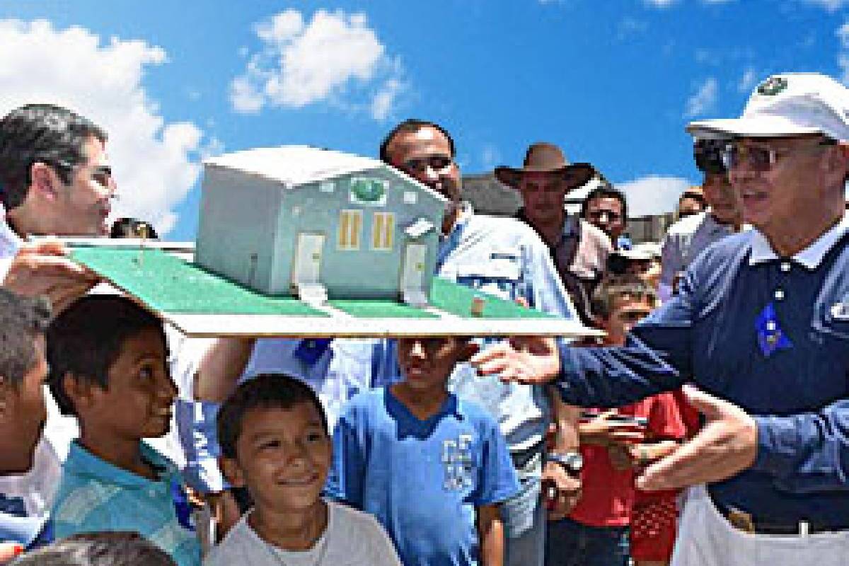 Rumah untuk Korban Banjir di Honduras 