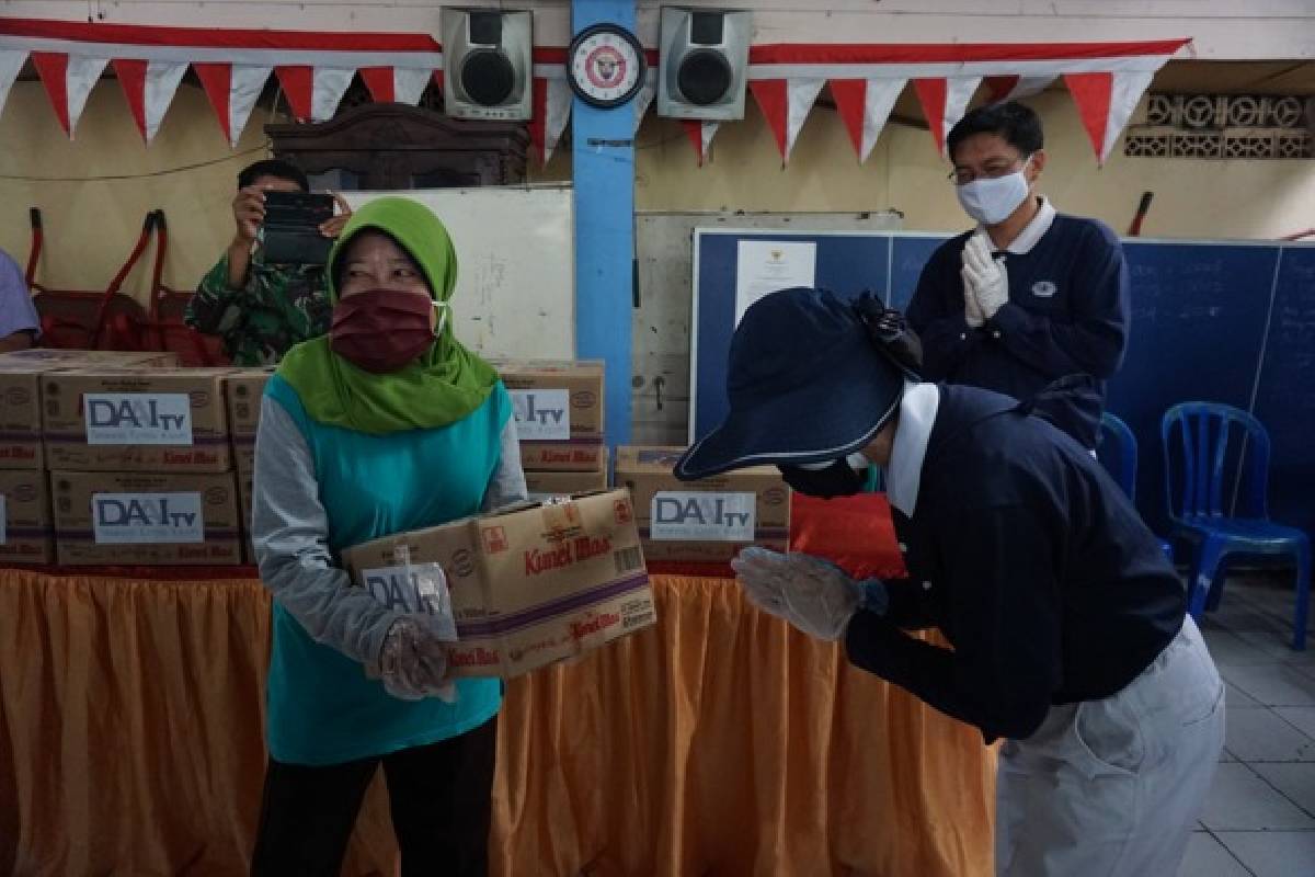 Bahagianya Para Pendidik PAUD Terima Paket Sembako Tzu Chi 