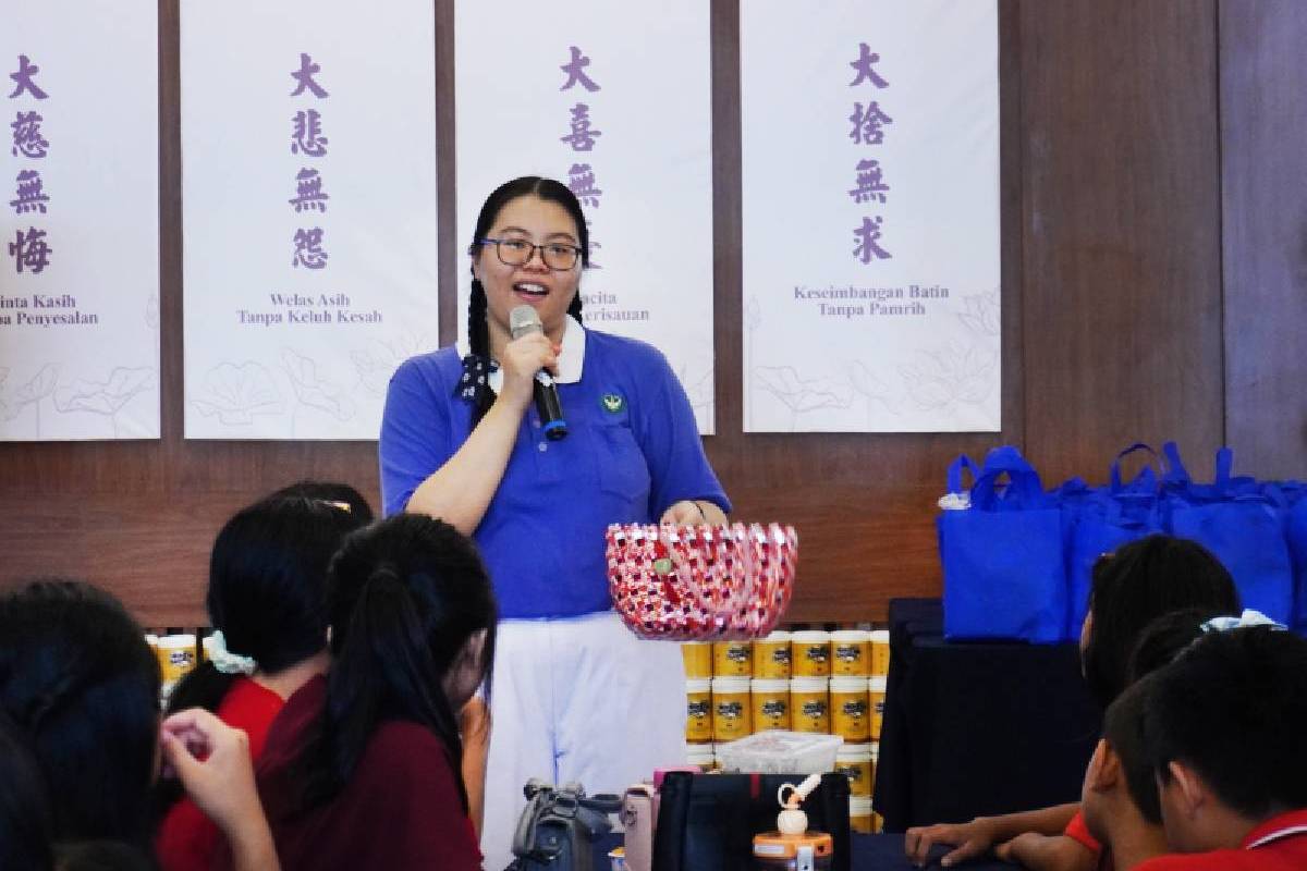 Tzu Ching Pekanbaru Rayakan 17 Tahun dengan Anak Panti Asuhan dan Kampanye Peduli Lingkungan