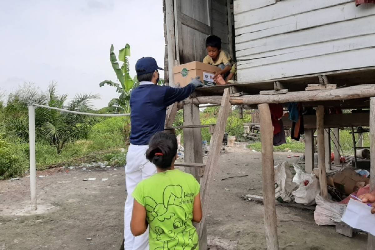 Paket Cinta Kasih untuk 500 Warga di Kecamatan Rumbai