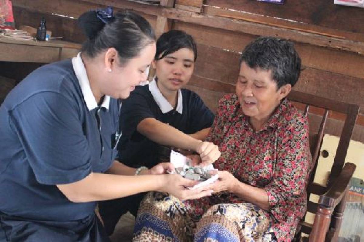 Sebuah Kehangatan dan Kegembiraan Bagi Ama