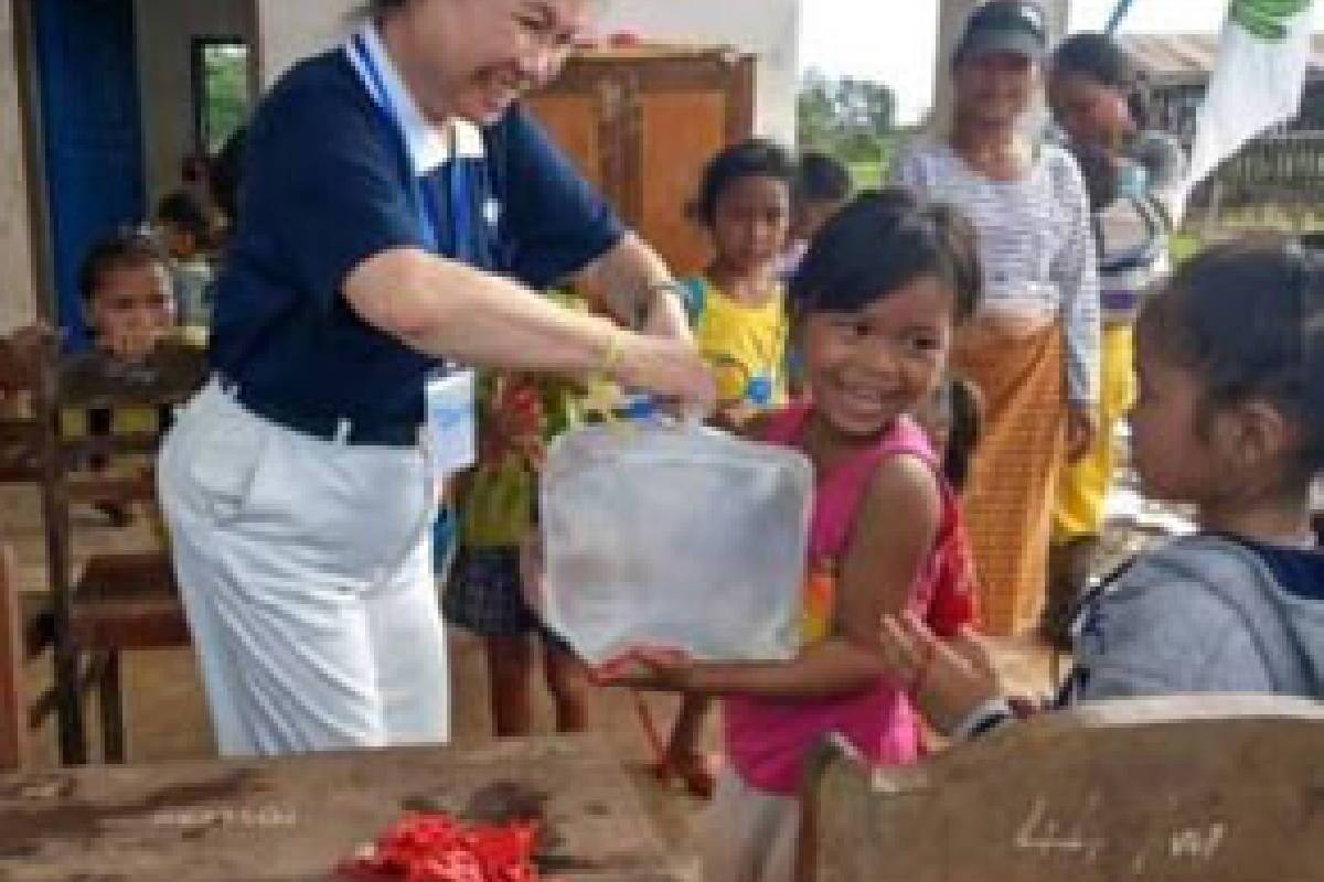 Berita Internasional: Tzu Chi Memasang Sistem Penyaringan Air di Laos