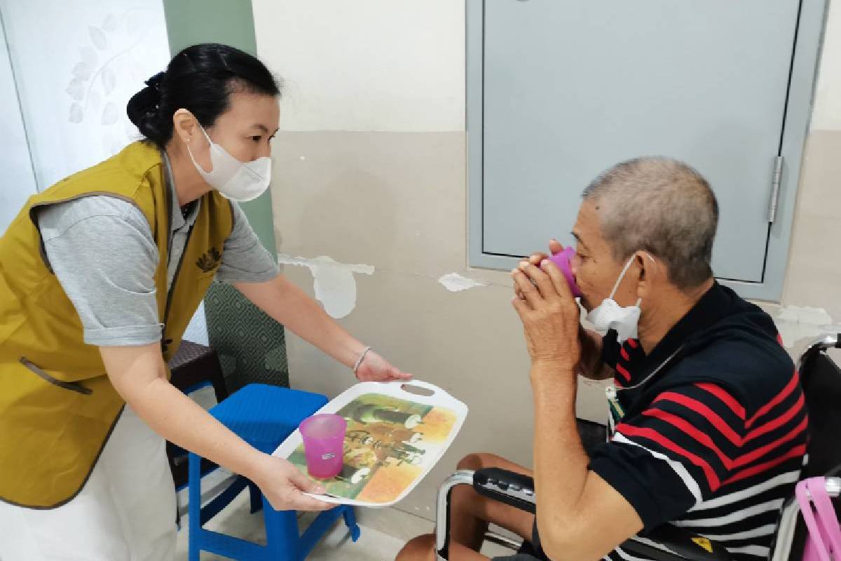 Secangkir Teh Hangat dan Ketulusan di Rumah Sakit Cinta Kasih