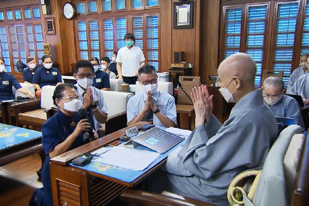Ceramah Master Cheng Yen: Melatih Diri Bersama dengan Tekun dan Bersemangat untuk Melenyapkan Kegelapan Batin