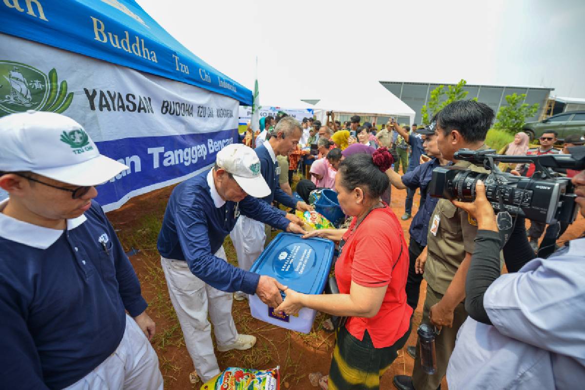 Bantuan Untuk Korban Kebakaran di Kapuk Muara