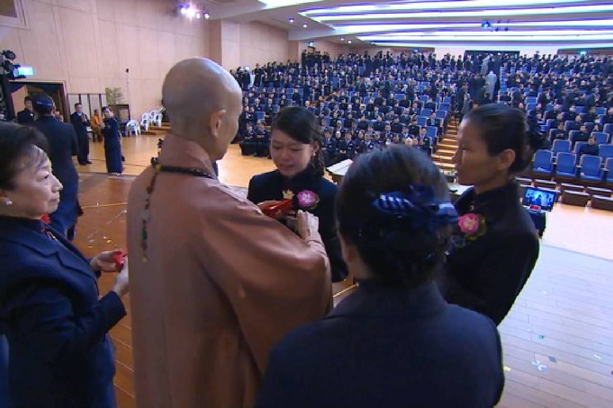 Ceramah Master Cheng Yen: Bersatu Hati Memberi Bantuan dan Mewariskan Dharma