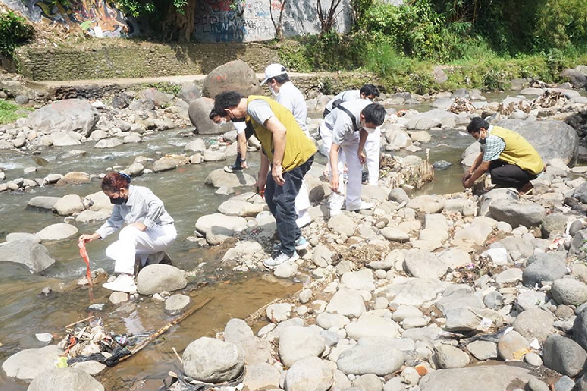 Bulan Tujuh Penuh Berkah: Kali Ciliwung Jadi Bersih