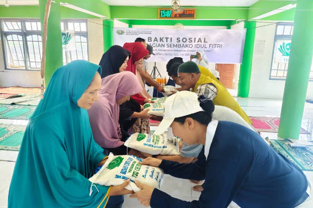 Pembagian Paket Cinta Kasih Lebaran di Kabupaten Pidie Jaya dan Bireuen