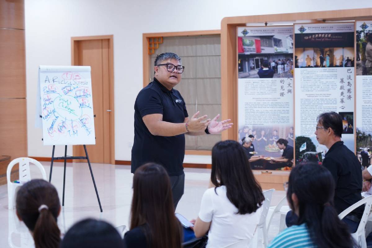Sentuh Hati Anak Lewat Bahasa Cinta, Seminar Parenting Tzu Chi Batam