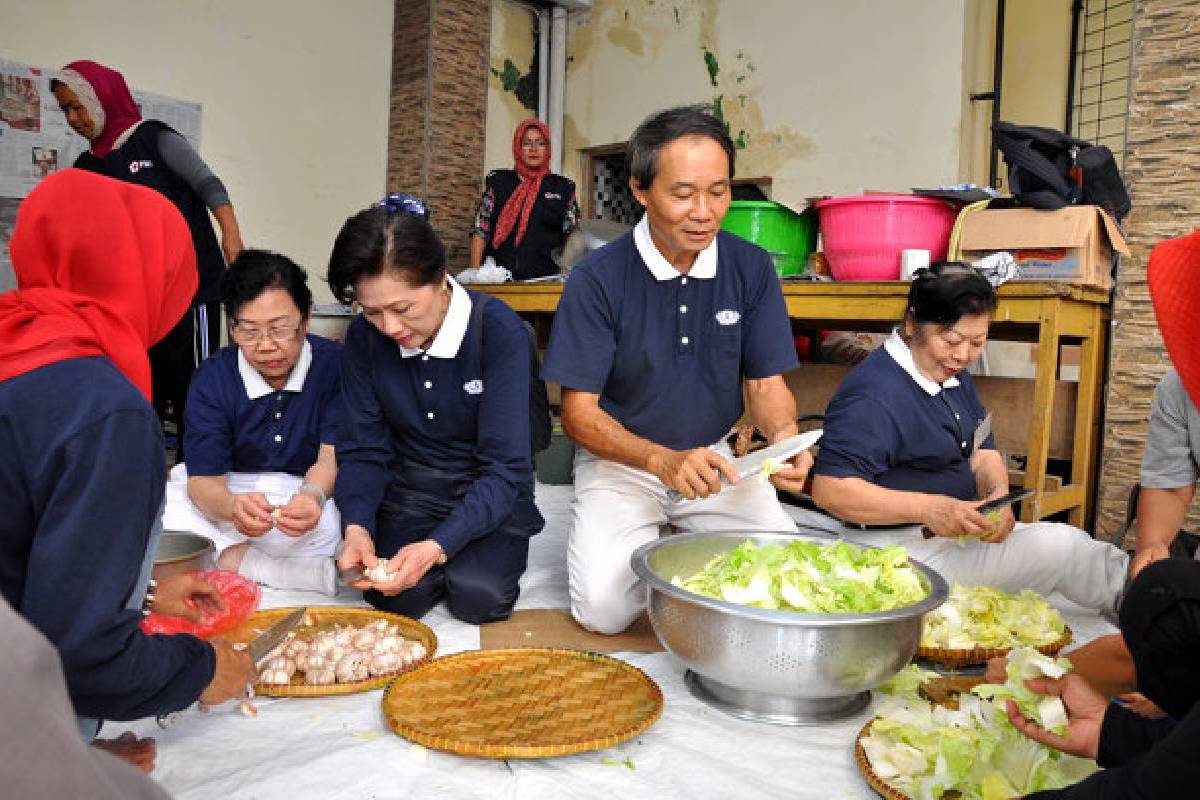 Cinta Kasih Relawan Tzu Chi di Bandung Selatan